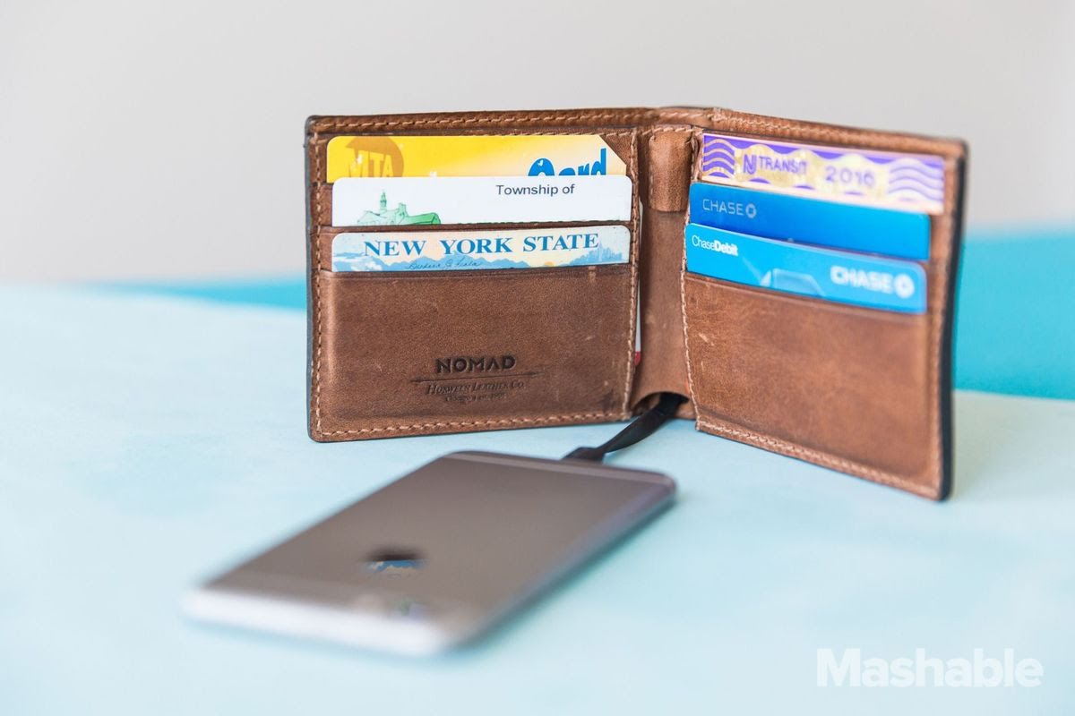 Nomad Slim Charging Wallet With Cards