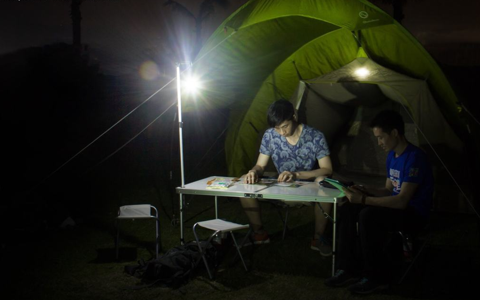 Fenix CL09 LED Flashlight Tent
